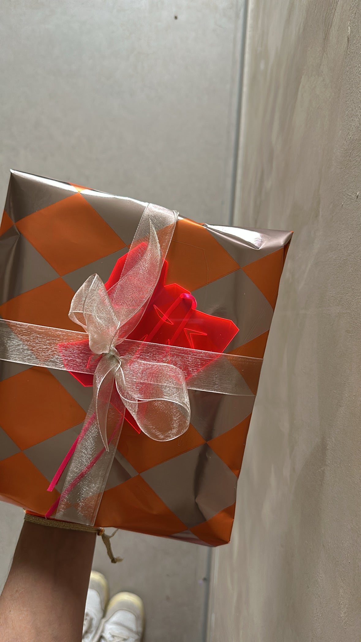 Glowy Bow, Leuchtpink - Frau Gold