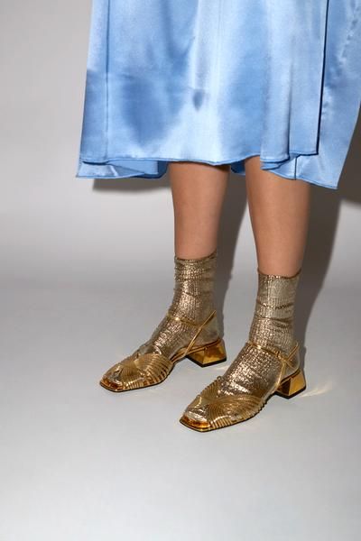 One ribbed laminated- silk socks - Frau Gold