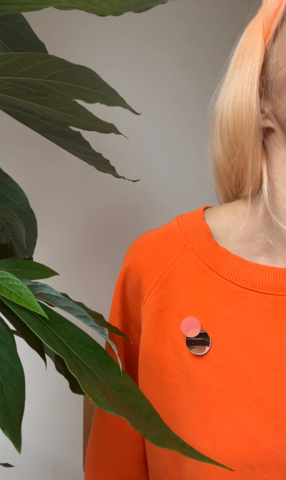 Konfettibrosche - Frau Gold