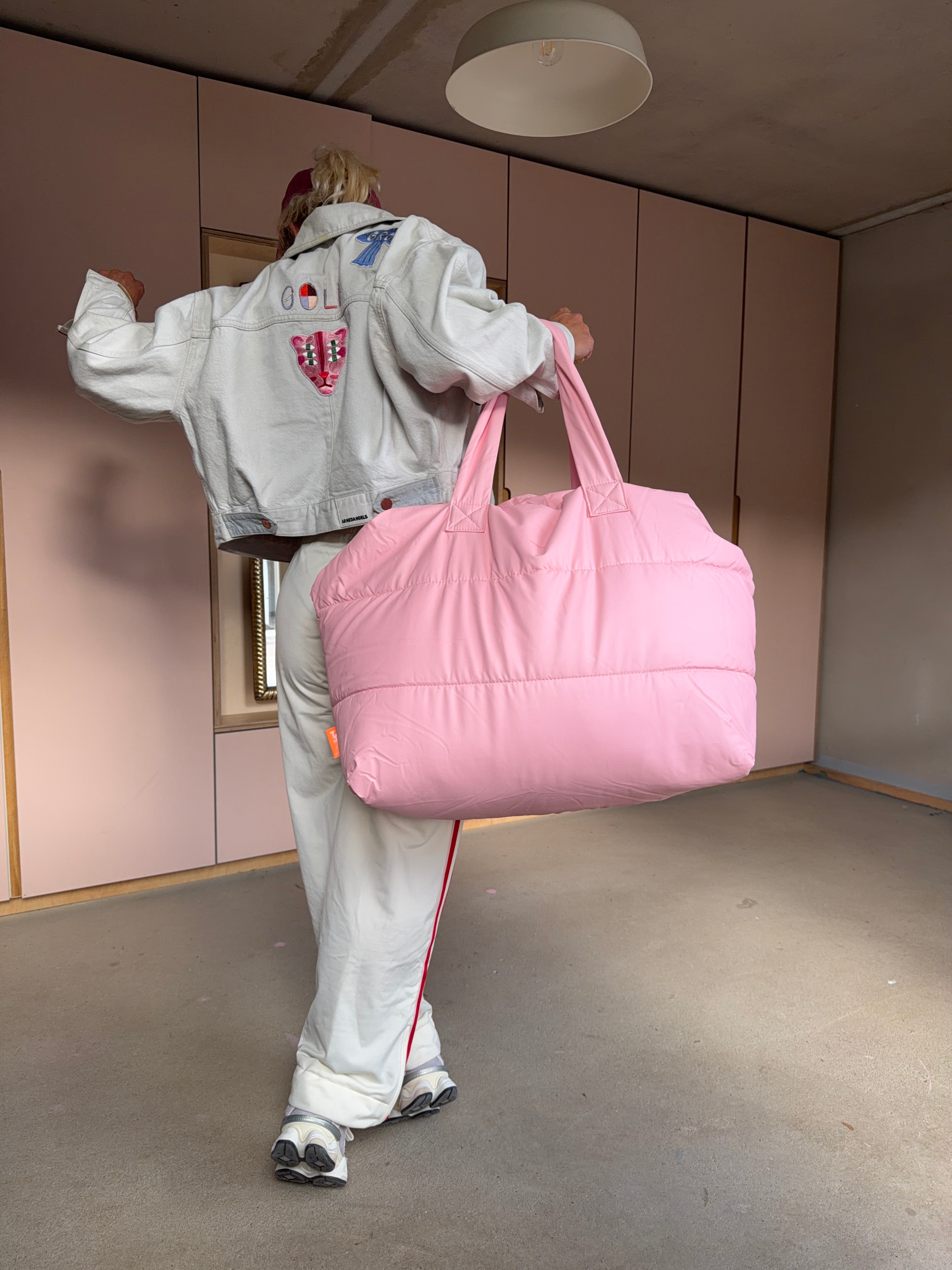 Weekender Pink Dolphin