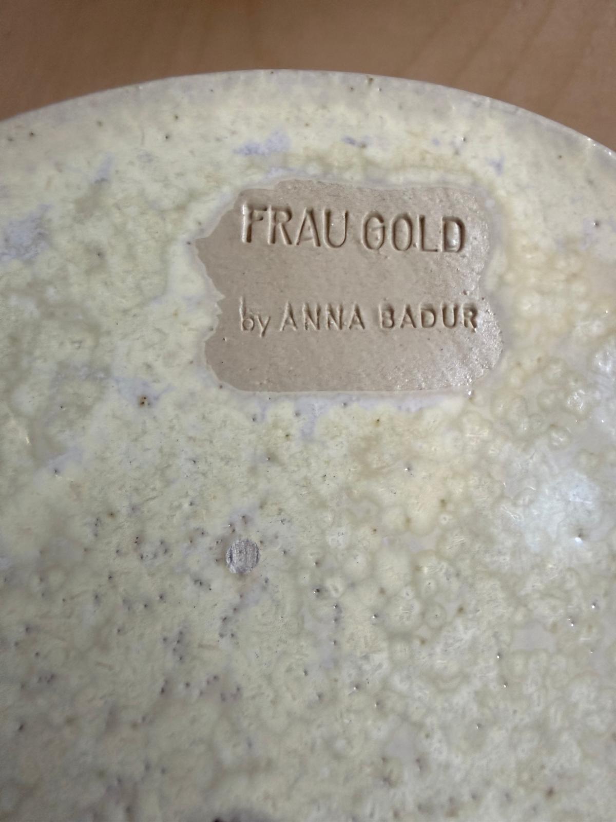 Flora- ein Blütenaccessoire - Frau Gold