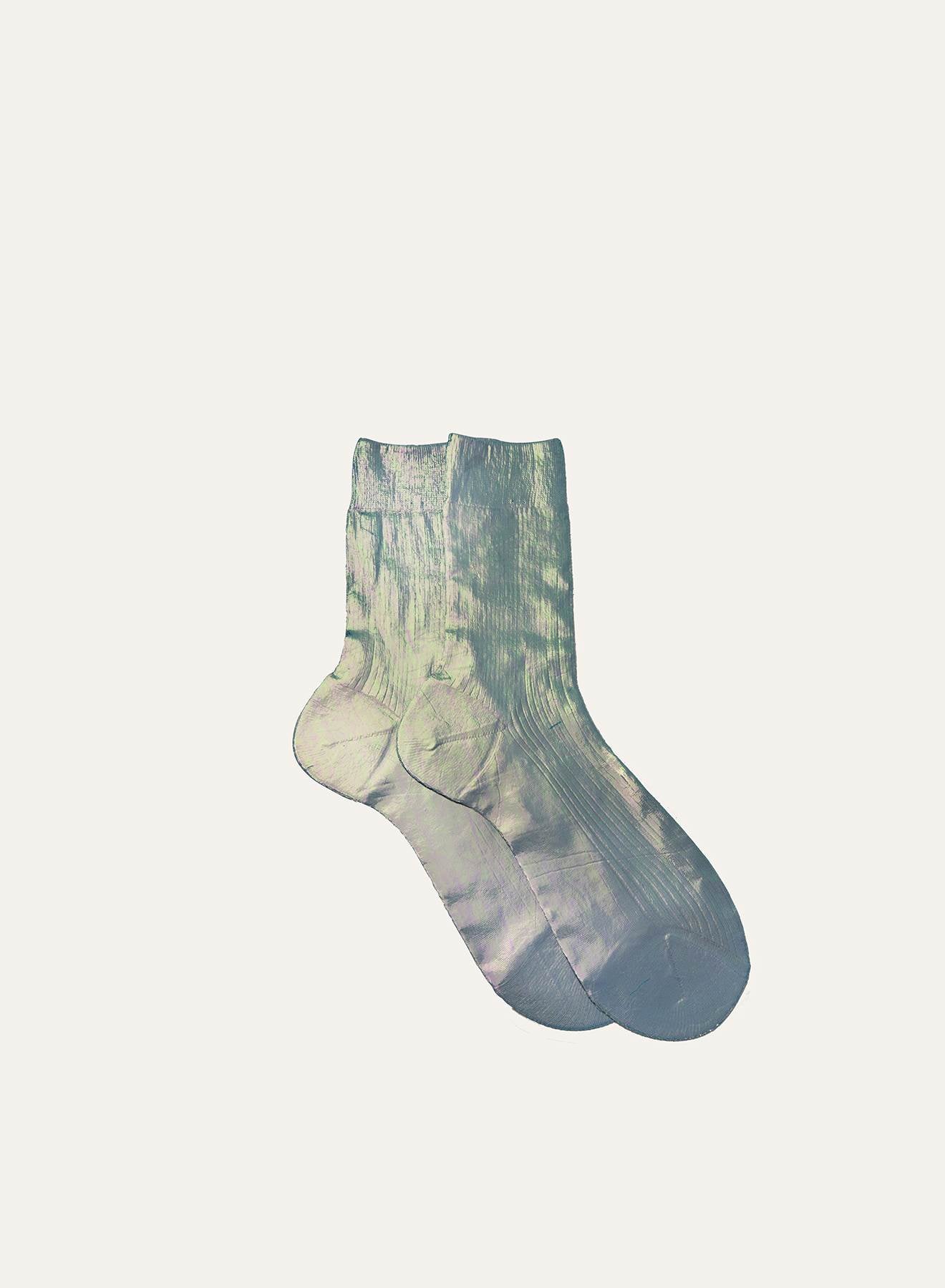 One ribbed laminated- silk socks - Frau Gold