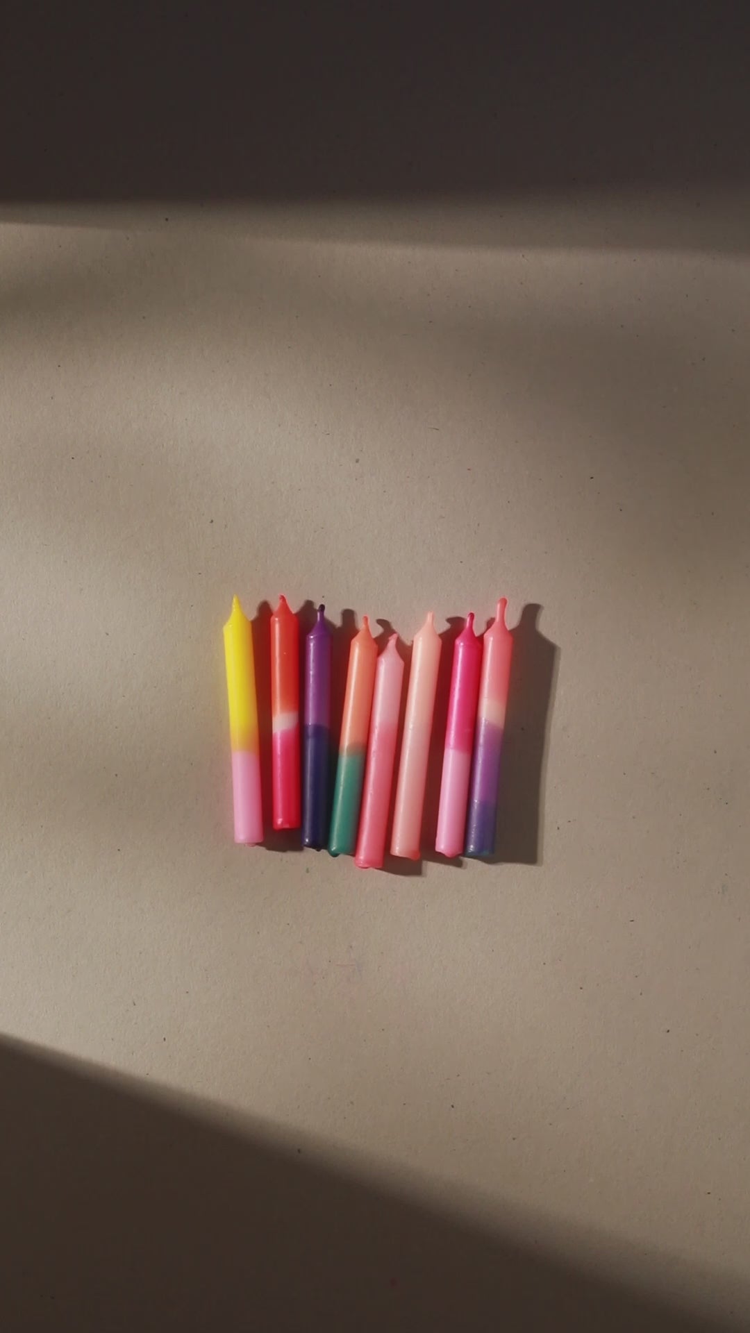 Bougies d’anniversaire « Confettis » - une phrase de huit pièces