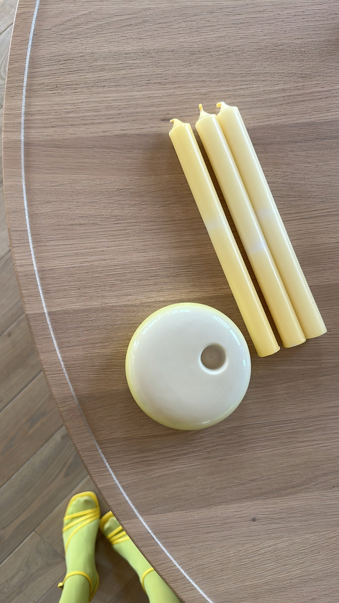 Drei klassische Tafelkerzen – Butter - Frau Gold