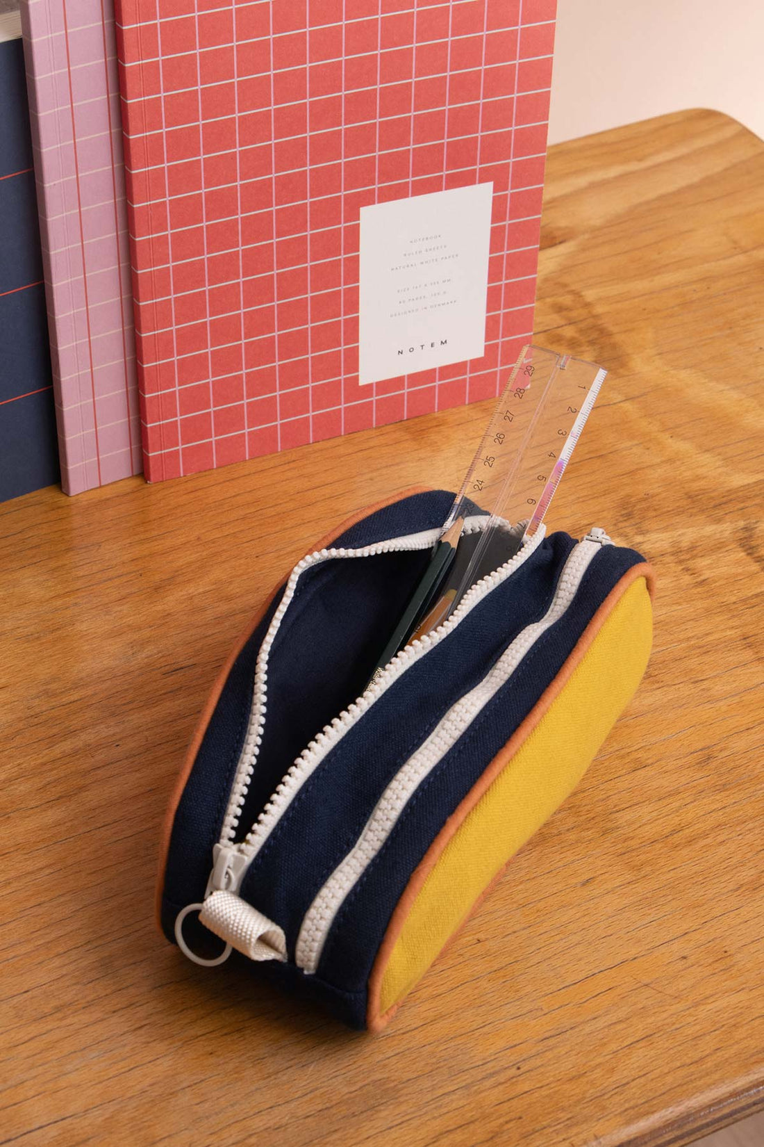 Federmäppchen - Frau Gold