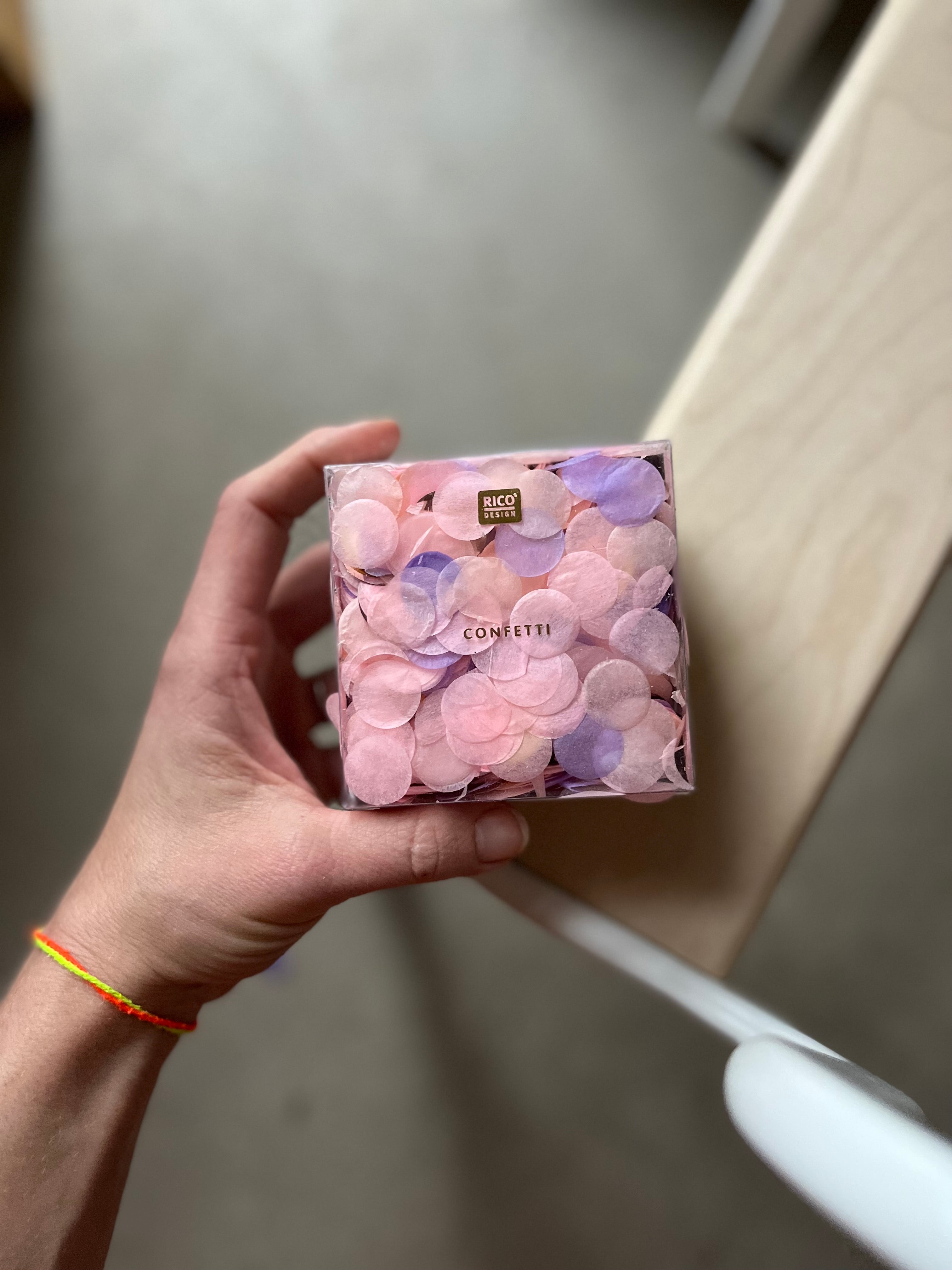 Bougies d’anniversaire « Confettis » - une phrase de huit pièces