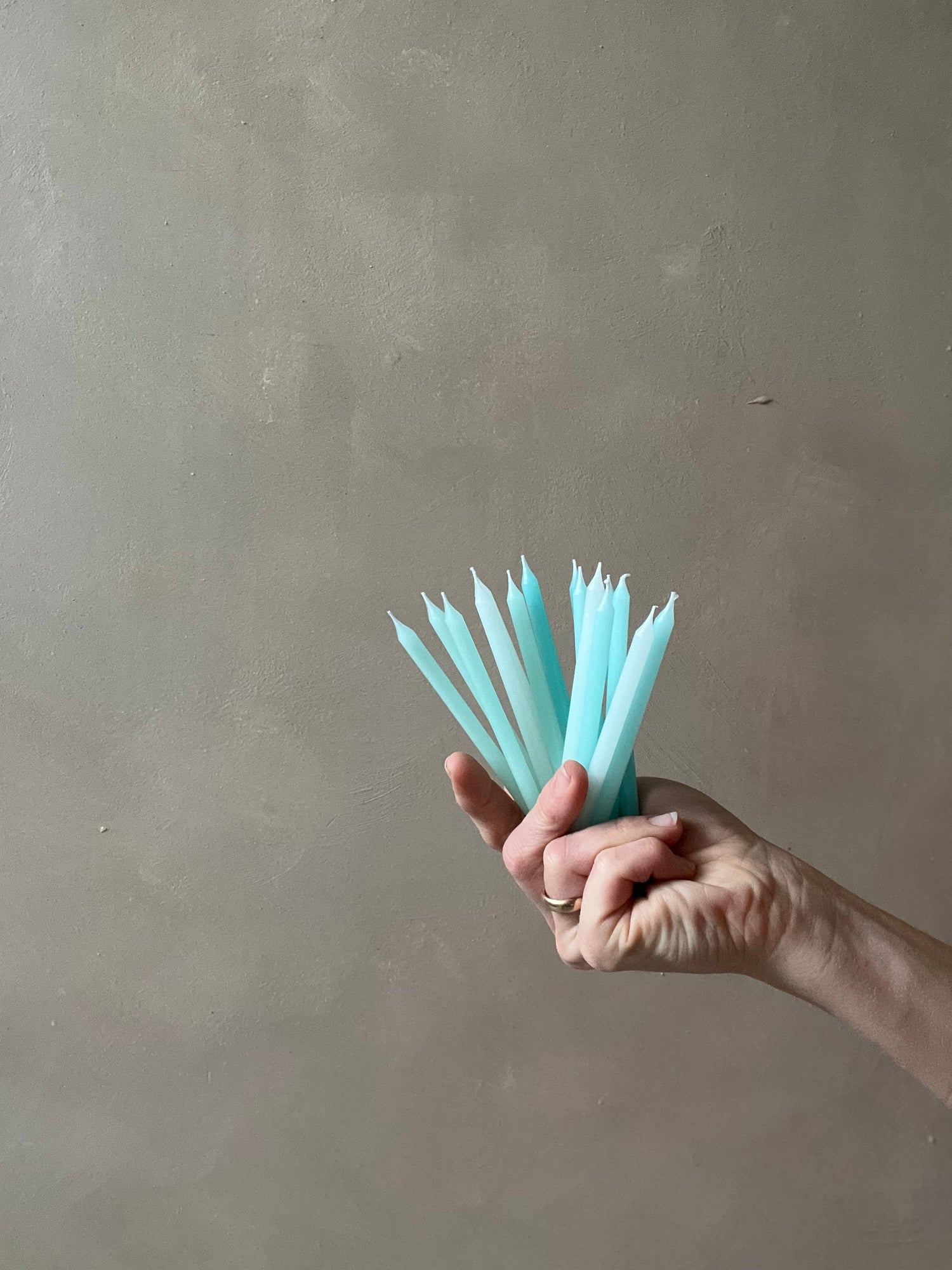 16 Tortenkerzen Mint - Frau Gold