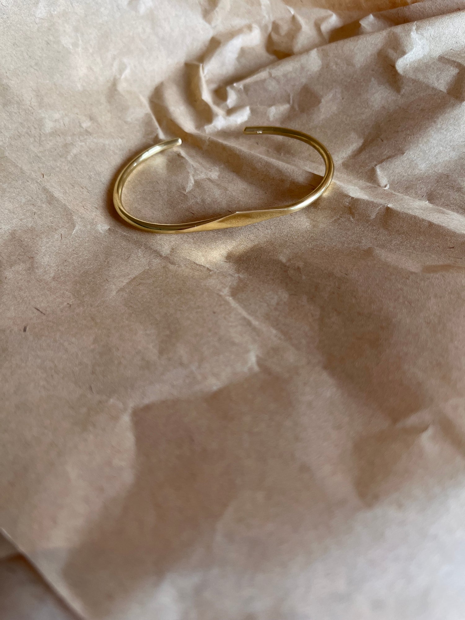 Armreif Flat Rhomb, Messing - Frau Gold