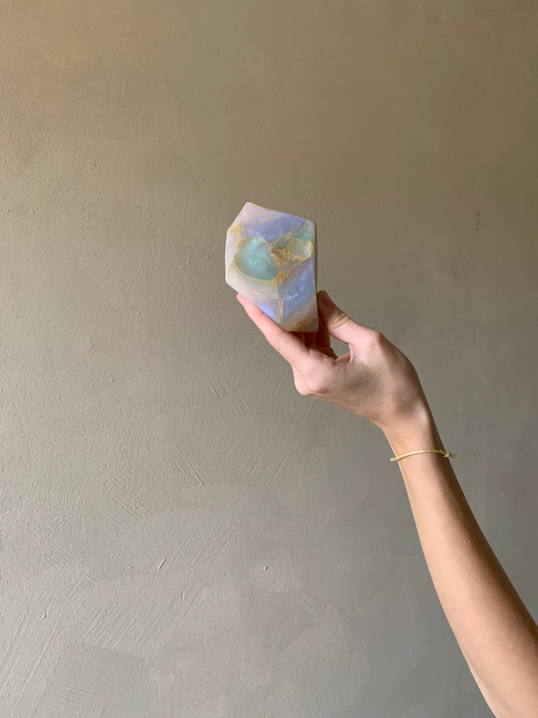 Edelsteinseife Weißer Opal - Frau Gold