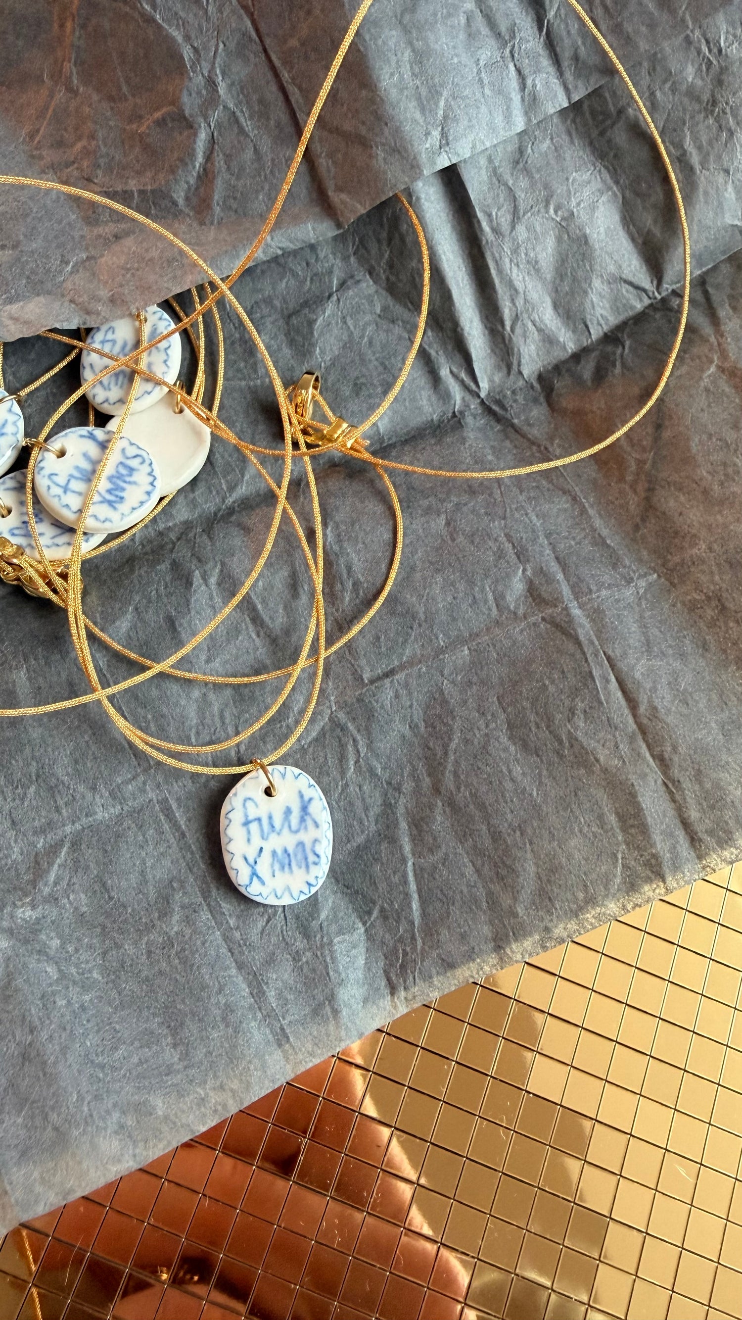 Porzellan-Kette »Fuck x-mas«