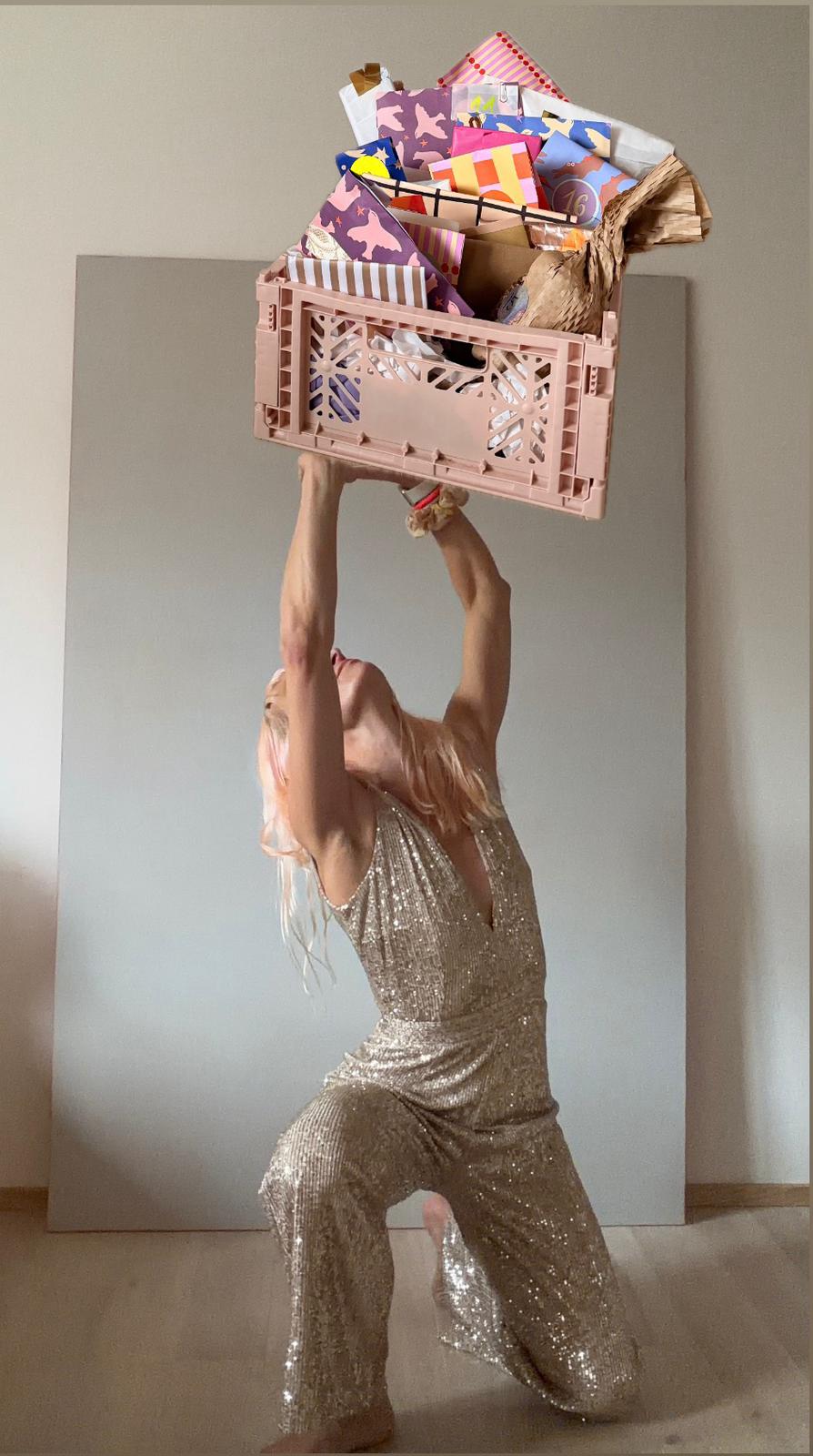 Vorbestellung Adventskalender Gold 2026 - Frau Gold