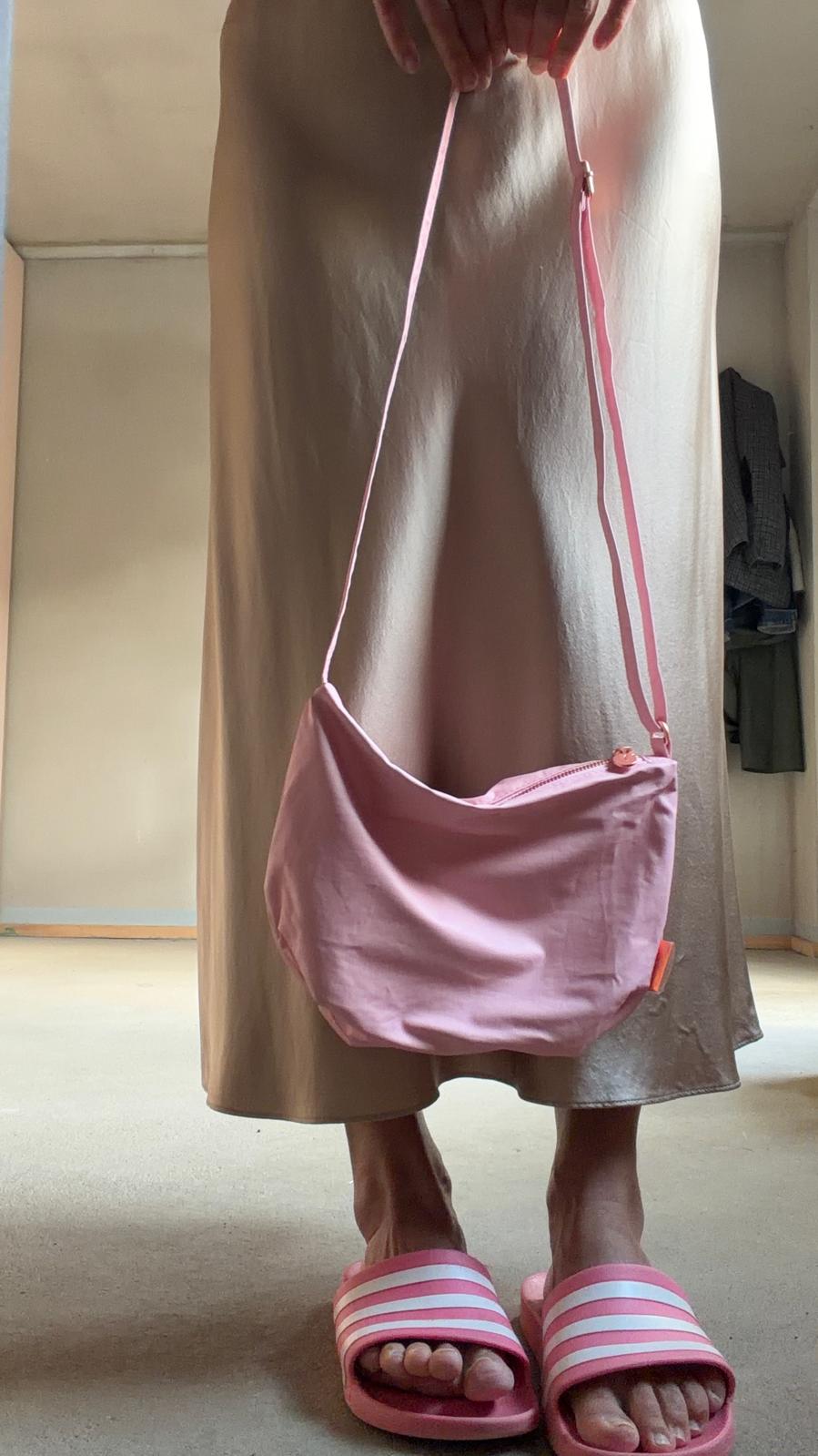 Cross body bag - pink dolphin