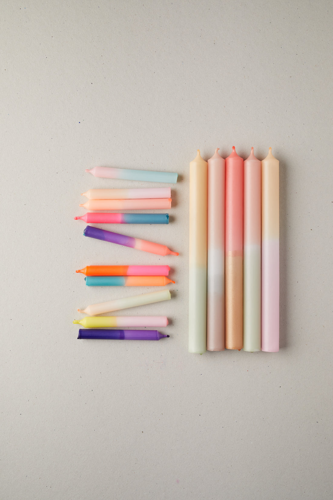 Reigen – 5 klassische Tafelkerzen und 10 Geburtstagskerzen - Frau Gold