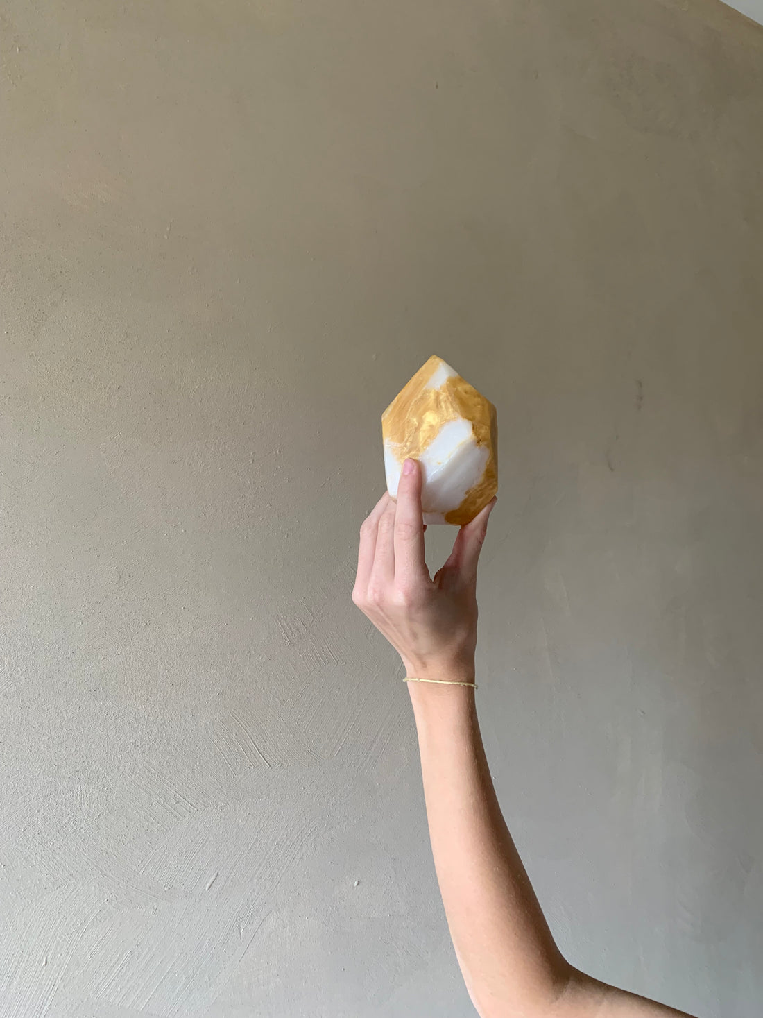 Edelsteinseife Orientalischer Alabaster - Frau Gold