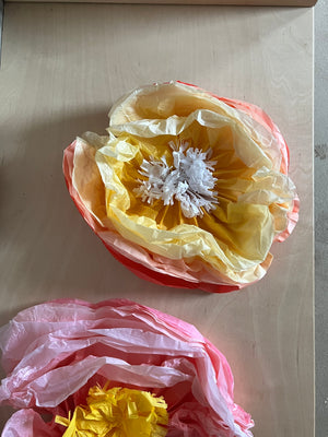 Seidenpapierblumen rosa/ gelb