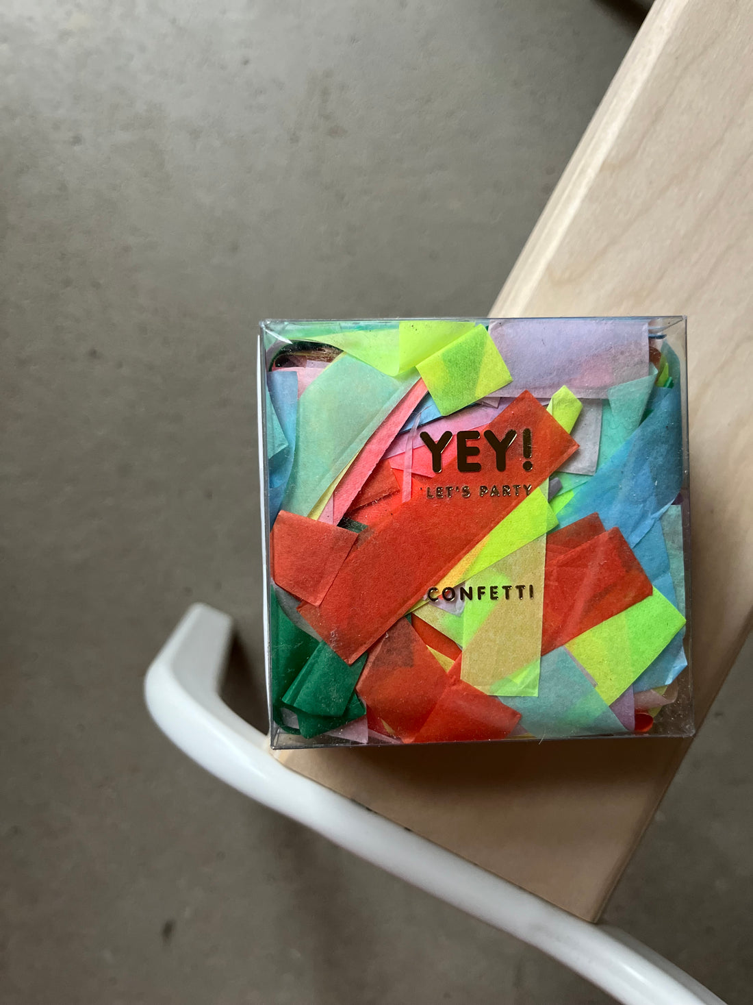 Konfetti Happy Birthday, Streifen, 20g - Frau Gold