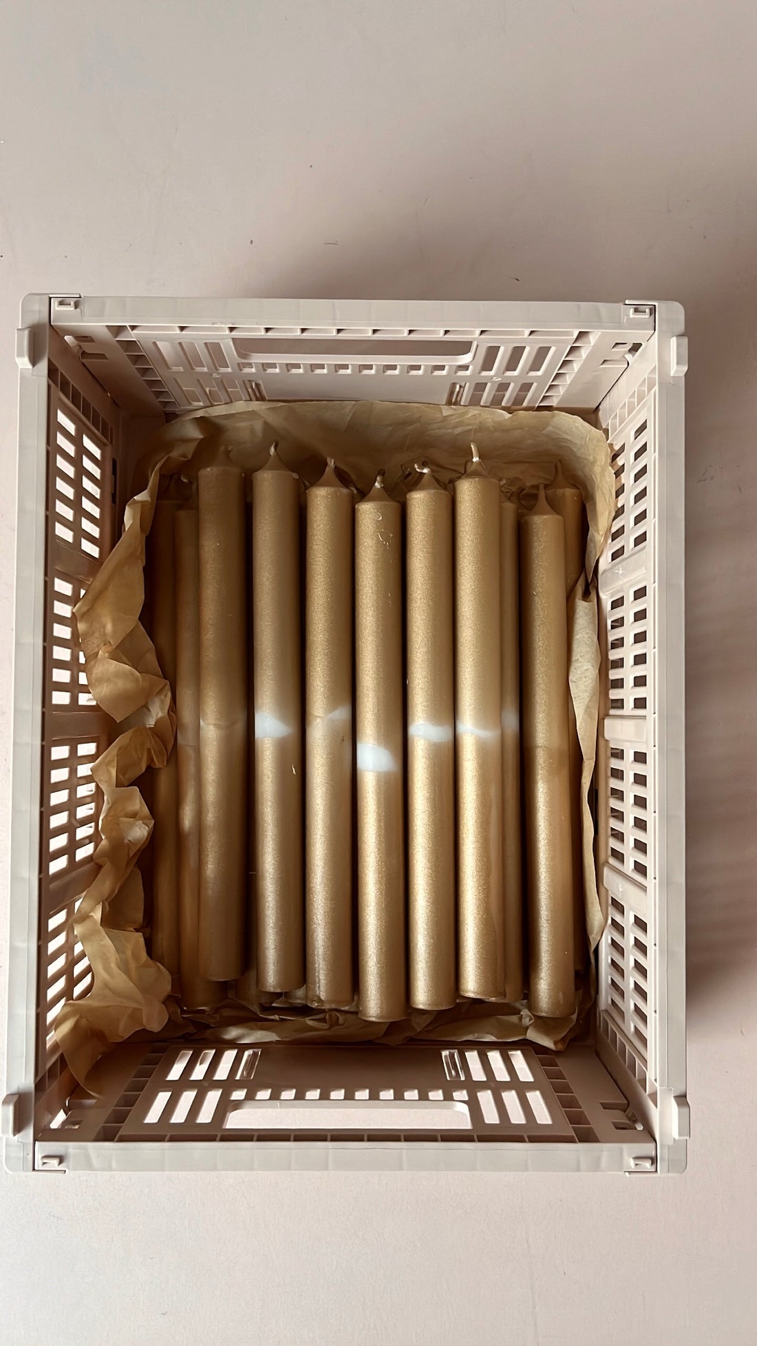 Zwei klasssische Tafelkerzen – just gold - Frau Gold