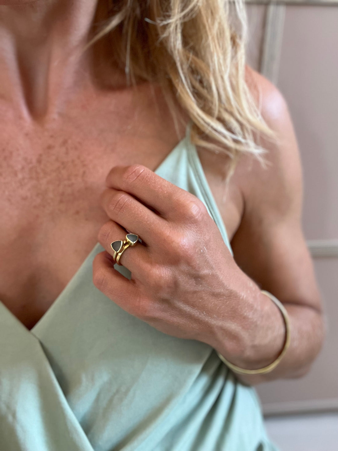 Triangle Stone Ring Messing - Frau Gold