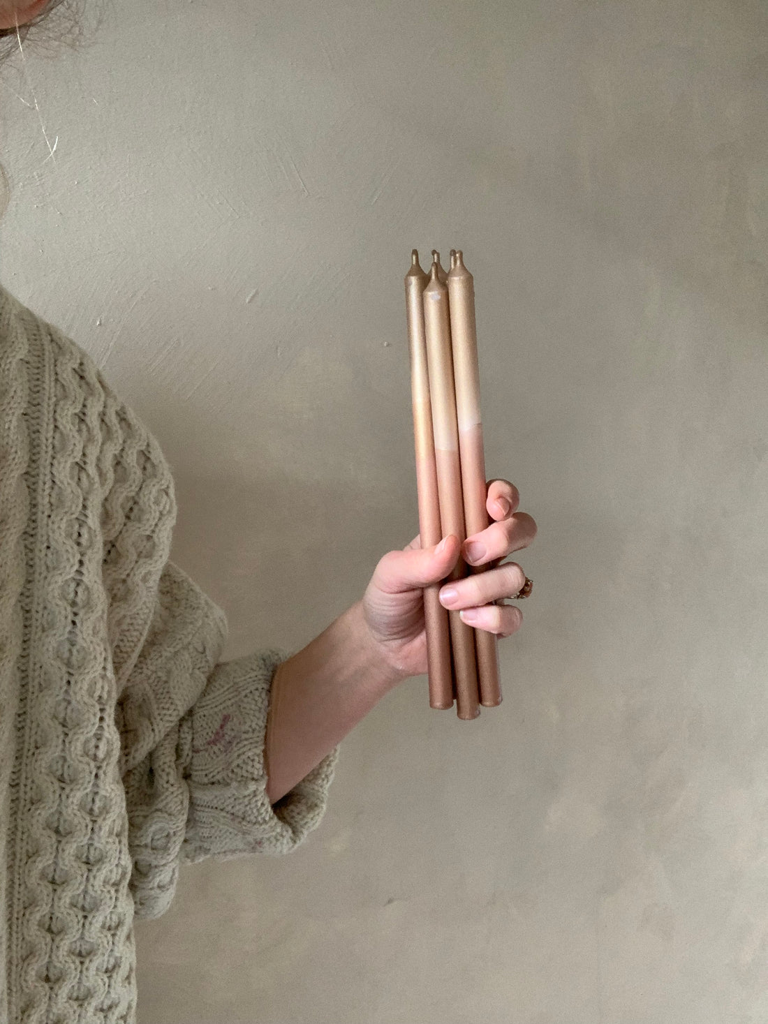 5 schmale Tafelkerzen- just noble - Frau Gold