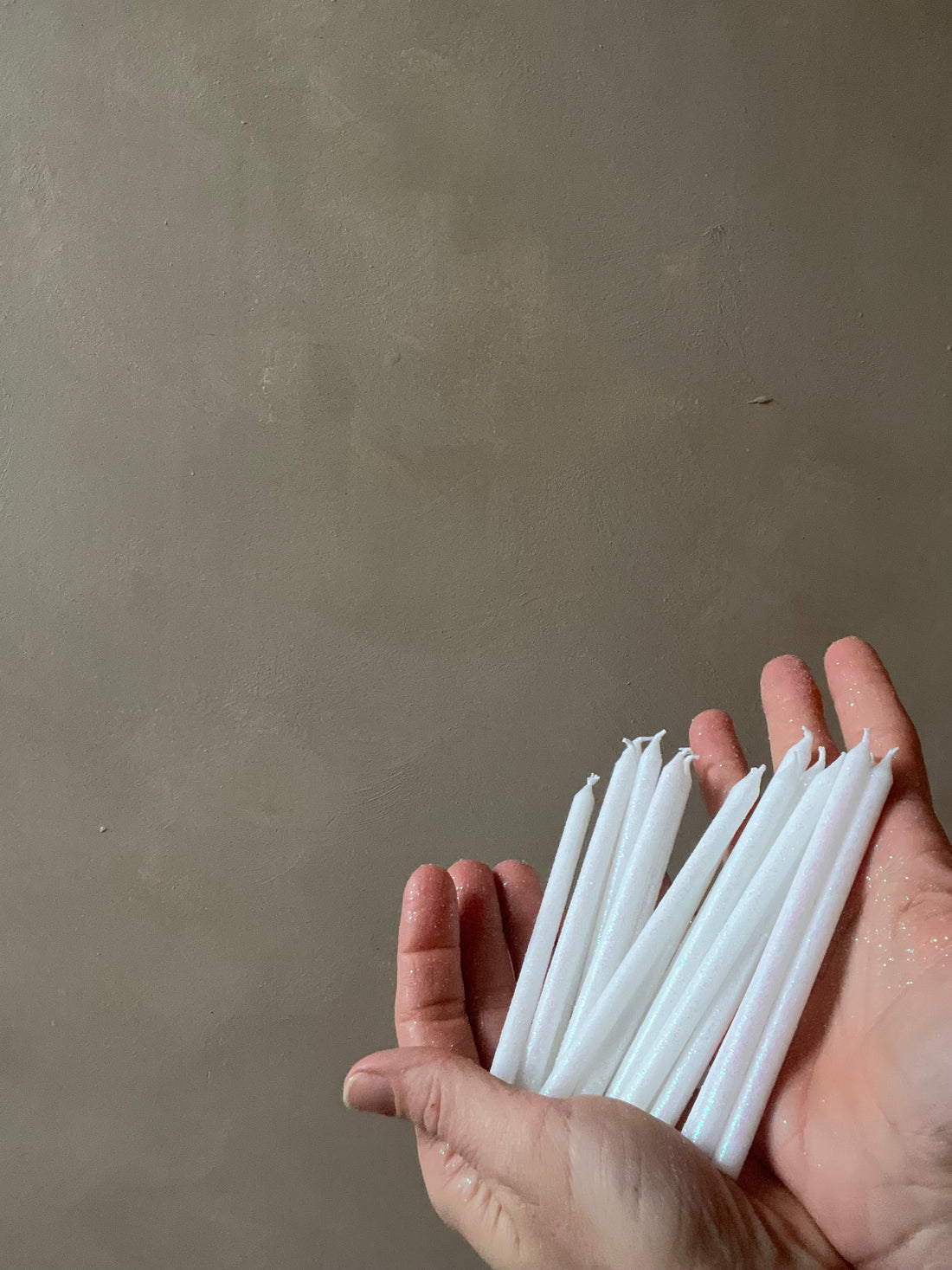 16 Tortenkerzen weiß mit Glitter - Frau Gold